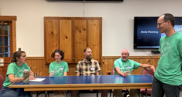Esteemed huts panel, Bethany Taylor, Nicola Dove, James Wrigley, Chris Thayer. Jared Liu moderator. 